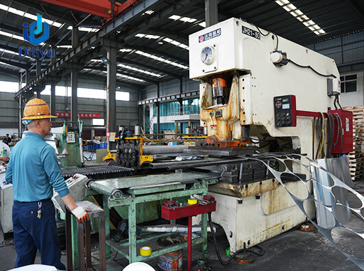 Customizable-in-multiple-alloy-grades,-hardness-states-and-non-standard-sizes,-they-are-widely-used-in-cookware-manufacturing,-l (5)